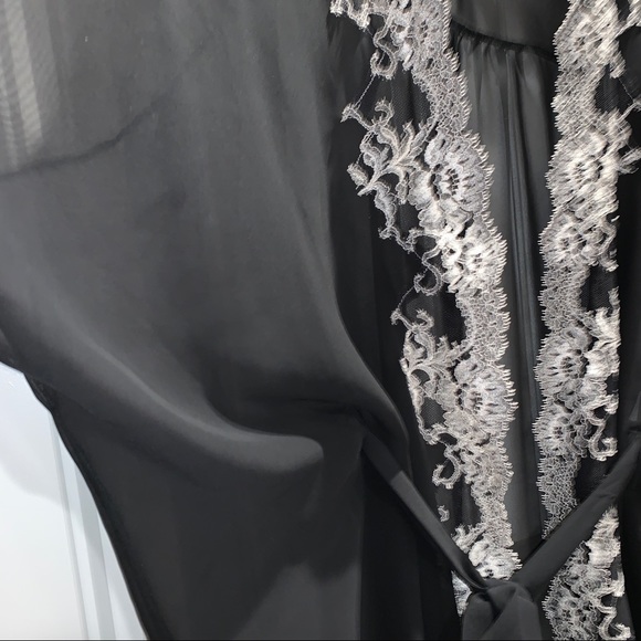 One Size Victoria's Secret Lace Trim Robe White Black Sheer Rare - Picture 3 of 12